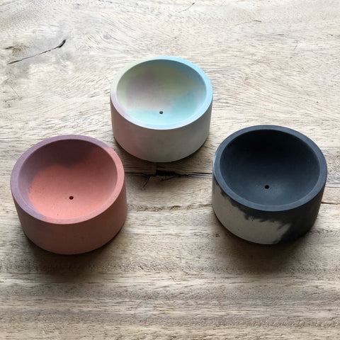 PRETTI.COOL ROUND MARBLED INCENSE HOLDERS